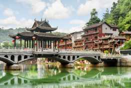 Tour Trung Quốc 5N4Đ: Trương Gia Giới - Phượng Hoàng Cổ Trấn khởi hành TP.HCM